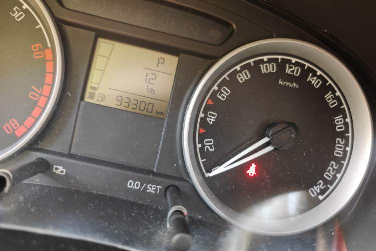 Used Skoda Fabia 2009 1.6L Automatic Crystal Edition Odometer Close Up