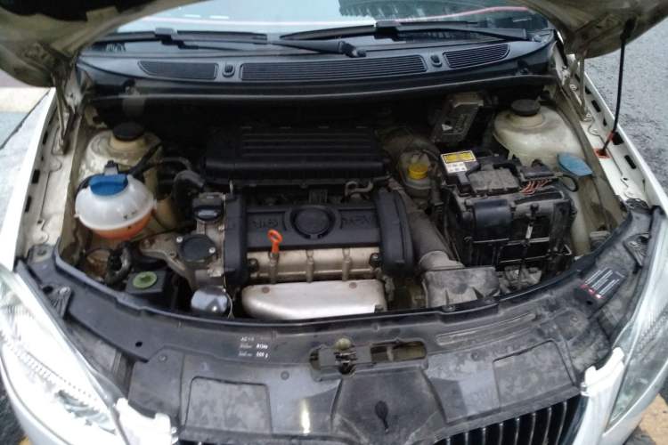 Used Skoda Fabia 2009 1.6L Automatic Crystal Edition Engine Bay