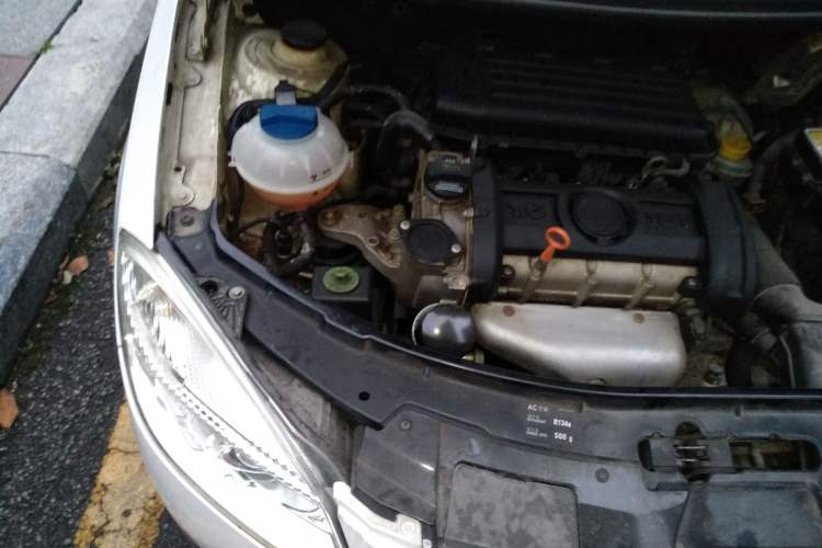 Used Skoda Fabia 2009 1.6L Automatic Crystal Edition Engine Bay Right
