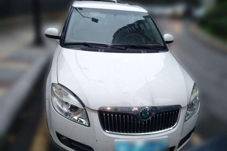 Used Skoda Fabia 2009 1.6L Automatic Crystal Edition Front