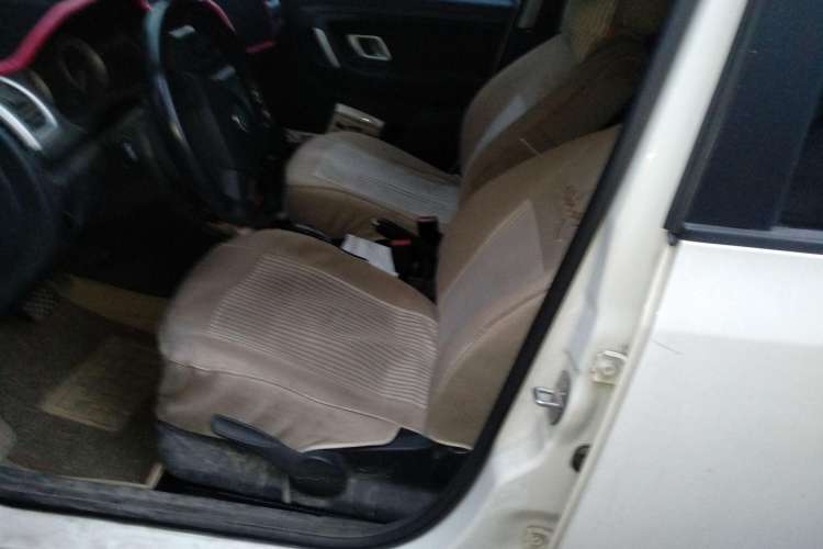 Used Skoda Fabia 2009 1.6L Automatic Crystal Edition Left Front Seat