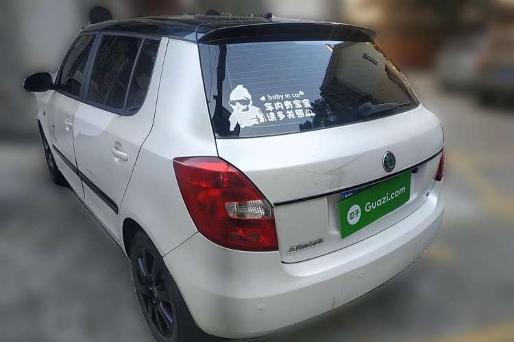Used Skoda Fabia 2009 1.6L Automatic Crystal Edition Rear Left 45 Deg