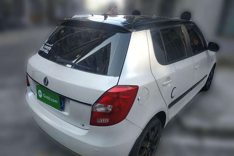 Used Skoda Fabia 2009 1.6L Automatic Crystal Edition Rear Right 45 Deg