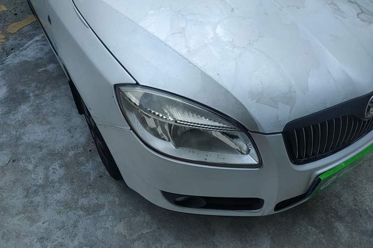 Used Skoda Fabia 2009 1.6L Automatic Crystal Edition Right Front Headlight
