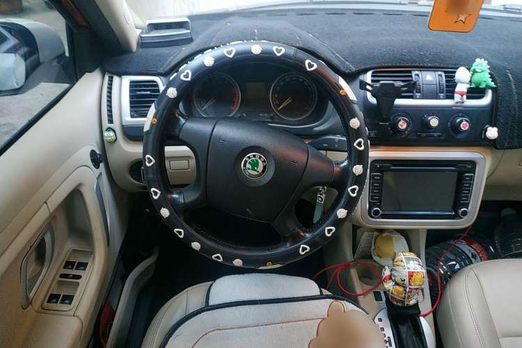 Used Skoda Fabia 2009 1.6L Automatic Crystal Edition Steering Wheel
