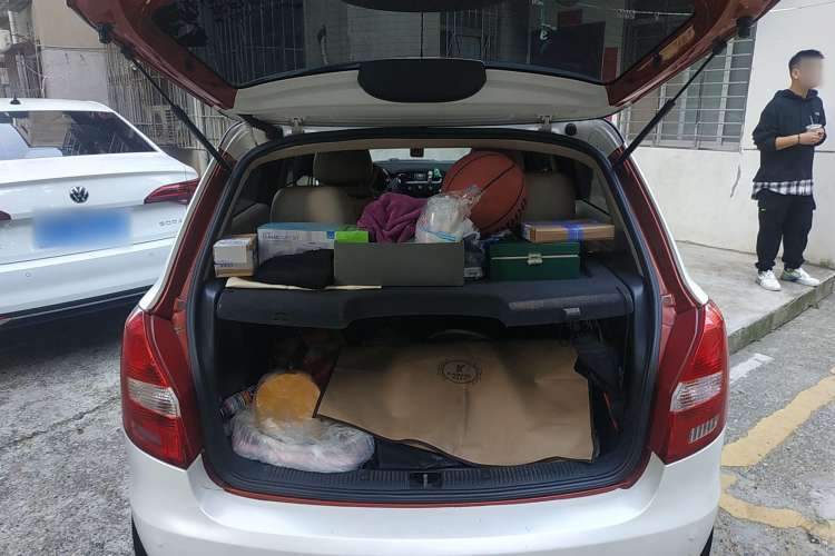 Used Skoda Fabia 2009 1.6L Automatic Crystal Edition Trunk