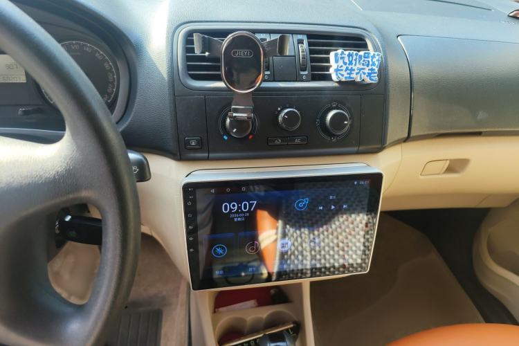 Used Skoda Fabia 2011 1.4L Automatic Crystal Edition Audio And AC Panel