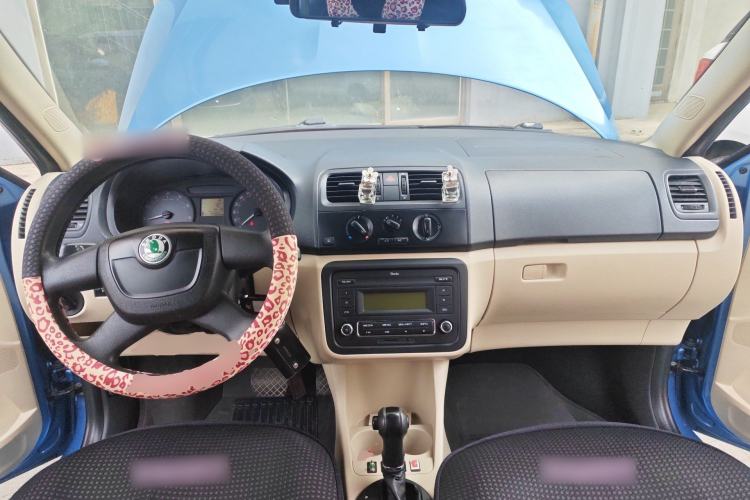 Used Skoda Fabia 2011 1.4L Automatic Crystal Edition Center Console