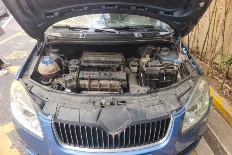 Used Skoda Fabia 2011 1.6L Automatic Crystal Edition Engine Bay