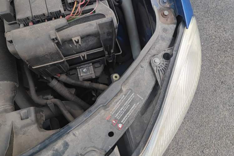 Used Skoda Fabia 2011 1.4L Manual Crystal Edition Engine Bay Left