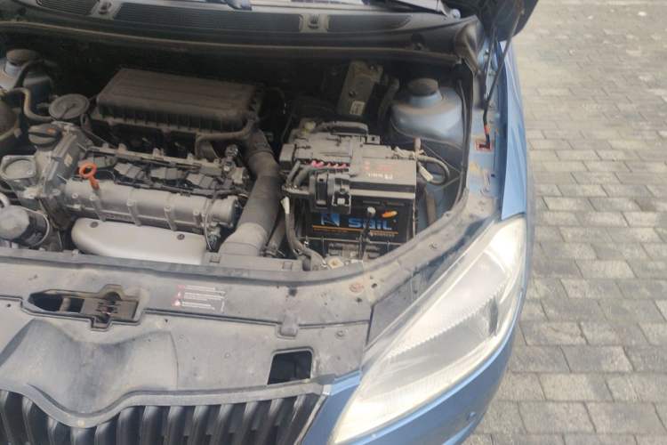 Used Skoda Fabia 2011 1.4L Automatic Crystal Edition Engine Bay Left