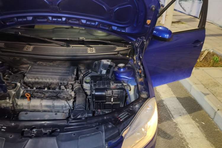 Used Skoda Fabia 2011 1.4L Automatic Crystal Edition Engine Bay Left