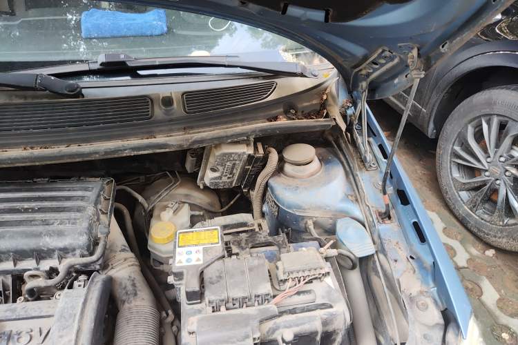 Used Skoda Fabia 2011 1.4L Automatic Crystal Edition Engine Bay Left