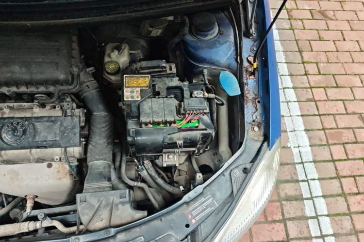 Used Skoda Fabia 2011 1.6L Automatic Crystal Edition Engine Bay Left