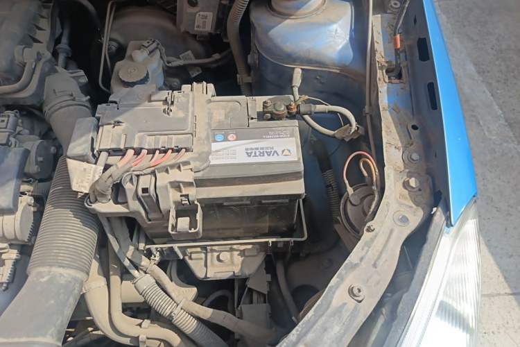 Used Skoda Fabia 2011 1.4L Manual Cool Edition Engine Bay Left