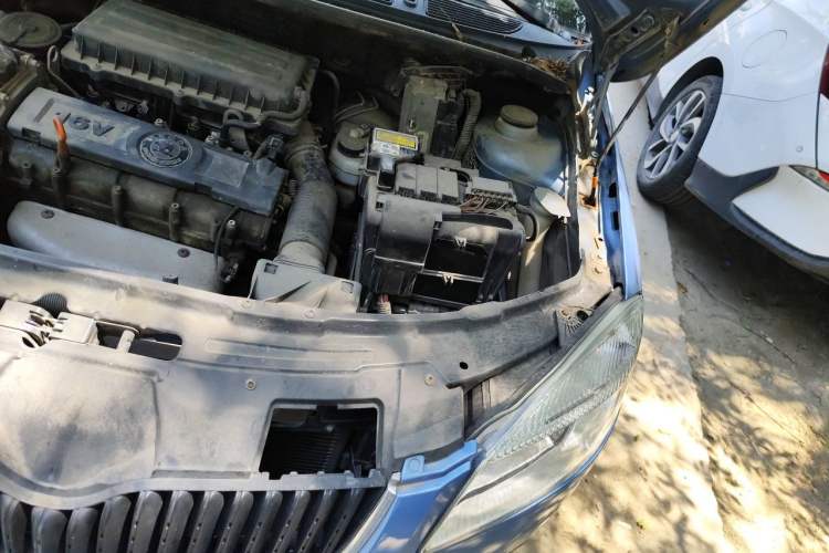 Used Skoda Fabia 2011 1.4L Manual Crystal Edition Engine Bay Left