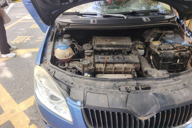 Used Skoda Fabia 2011 1.6L Automatic Crystal Edition Engine Bay Right