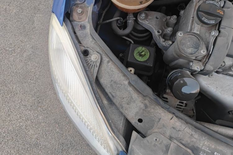 Used Skoda Fabia 2011 1.4L Manual Crystal Edition Engine Bay Right