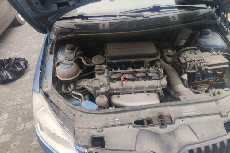 Used Skoda Fabia 2011 1.4L Automatic Crystal Edition Engine Bay Right
