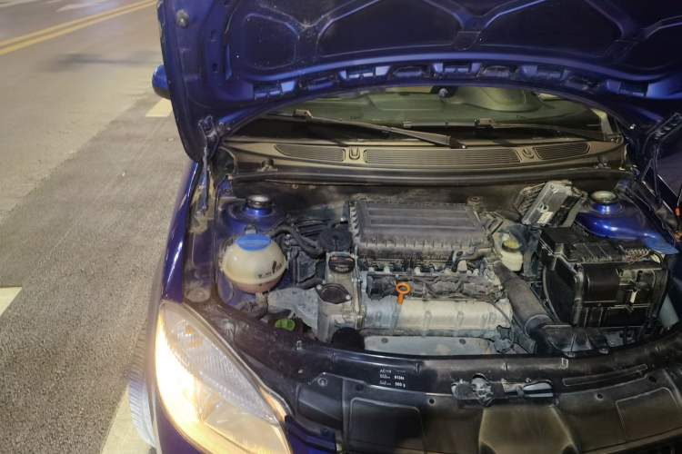 Used Skoda Fabia 2011 1.4L Automatic Crystal Edition Engine Bay Right