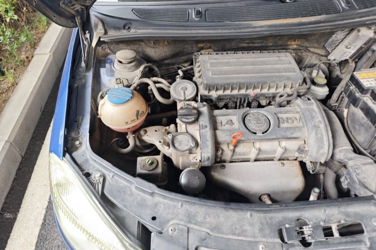 Used Skoda Fabia 2011 1.4L Automatic Crystal Edition Engine Bay Right