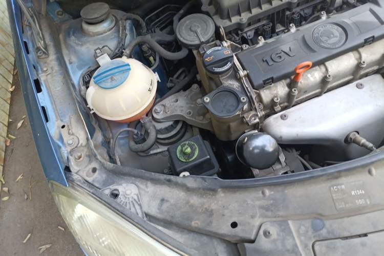 Used Skoda Fabia 2011 1.6L Automatic Crystal Edition Engine Bay Right