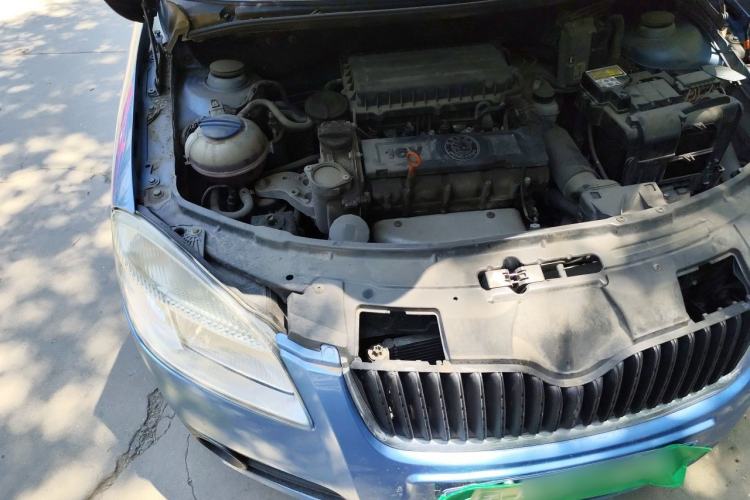 Used Skoda Fabia 2011 1.4L Manual Crystal Edition Engine Bay Right