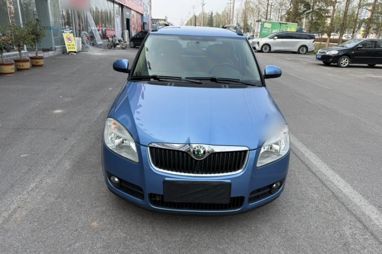 Used Skoda Fabia 2011 1.4L Automatic Crystal Edition Exterior 5