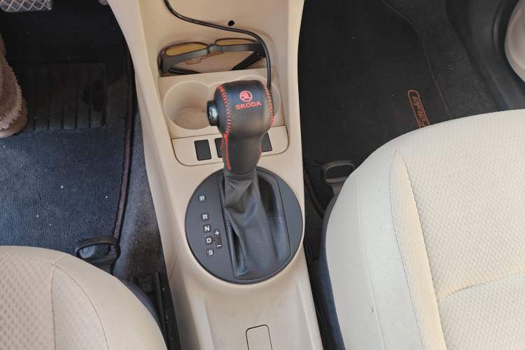 Used Skoda Fabia 2011 1.4L Automatic Crystal Edition Gear Lever