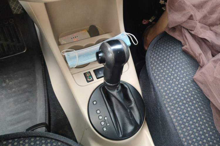 Used Skoda Fabia 2011 1.4L Automatic Crystal Edition Gear Lever