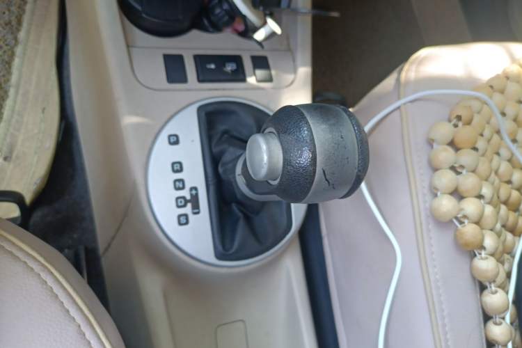 Used Skoda Fabia 2011 1.6L Automatic Crystal Edition Gear Lever