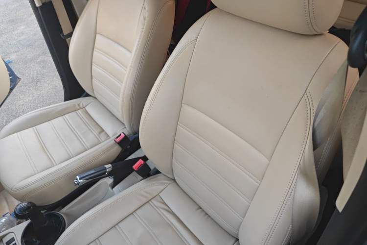 Used Skoda Fabia 2011 1.4L Manual Crystal Edition Left Front Seat