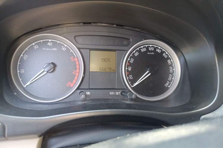 Used Skoda Fabia 2011 1.6L Automatic Crystal Edition Odometer Close Up