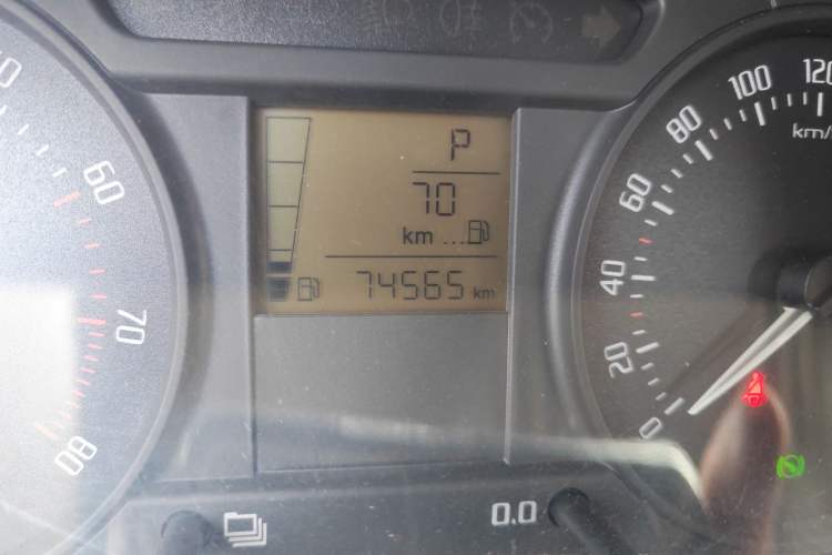 Used Skoda Fabia 2011 1.4L Automatic Crystal Edition Odometer Close Up