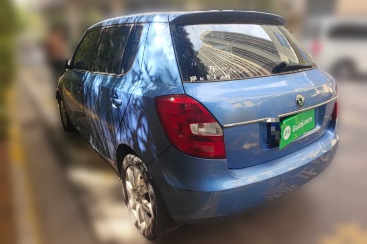 Used Skoda Fabia 2011 1.6L Automatic Crystal Edition Rear Left 45 Deg