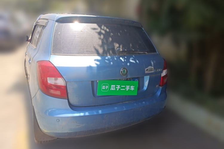 Used Skoda Fabia 2011 1.6L Automatic Crystal Edition Rear Left 45 Deg