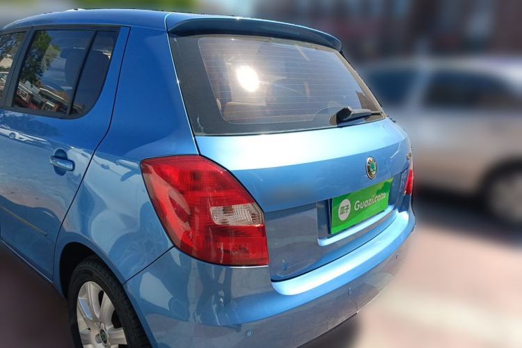 Used Skoda Fabia 2011 1.4L Automatic Crystal Edition Rear Left 45 Deg
