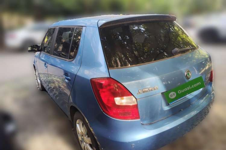 Used Skoda Fabia 2011 1.4L Automatic Crystal Edition Rear Left 45 Deg