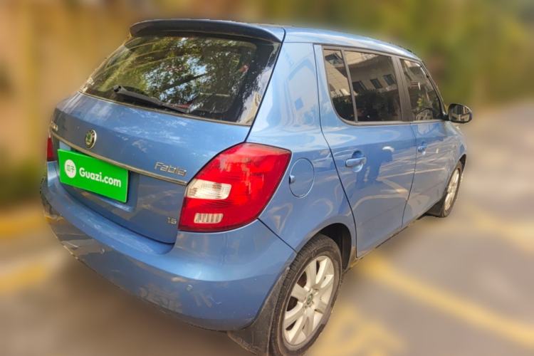 Used Skoda Fabia 2011 1.6L Automatic Crystal Edition Rear Right 45 Deg