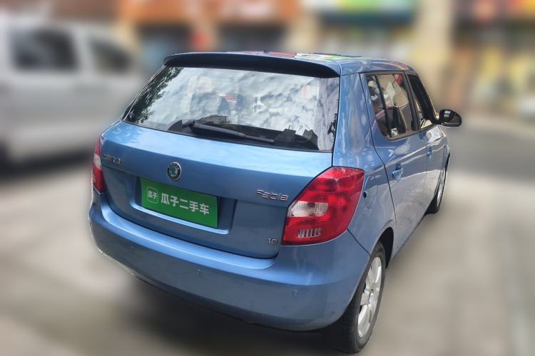 Used Skoda Fabia 2011 1.6L Automatic Crystal Edition Rear Right 45 Deg