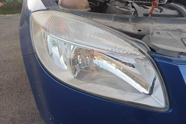 Used Skoda Fabia 2011 1.4L Manual Crystal Edition Right Front Headlight