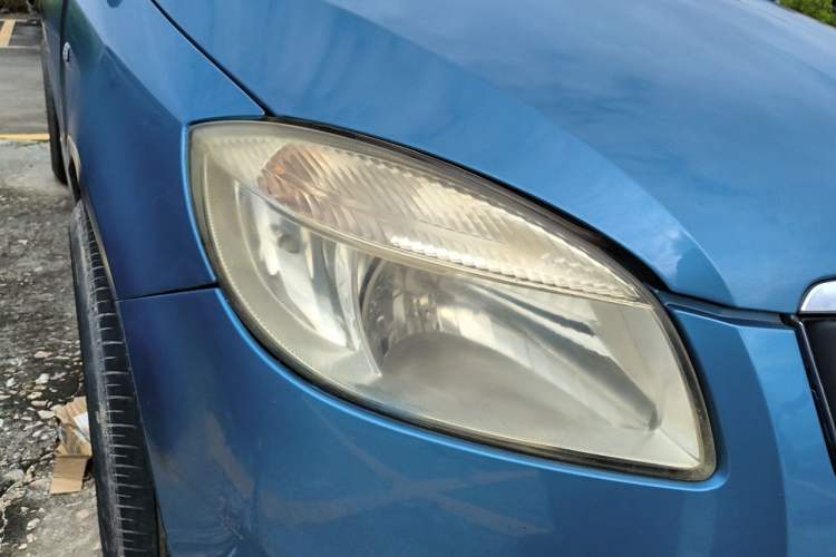 Used Skoda Fabia 2011 1.4L Manual Crystal Edition Right Front Headlight