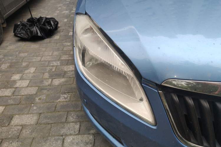 Used Skoda Fabia 2011 1.4L Automatic Crystal Edition Right Front Headlight
