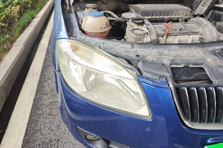 Used Skoda Fabia 2011 1.4L Automatic Crystal Edition Right Front Headlight