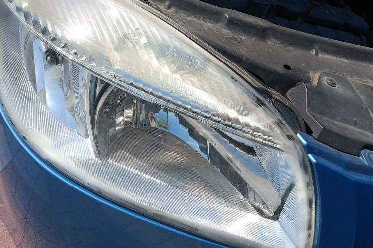 Used Skoda Fabia 2011 1.4L Automatic Crystal Edition Right Front Headlight
