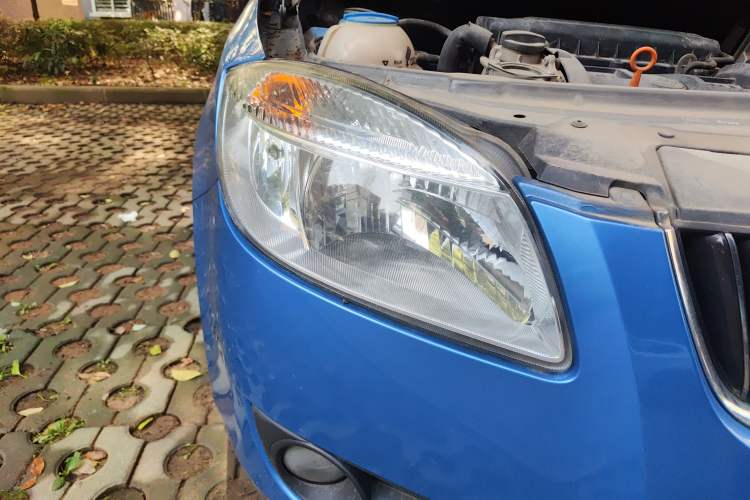 Used Skoda Fabia 2011 1.4L Automatic Crystal Edition Right Front Headlight