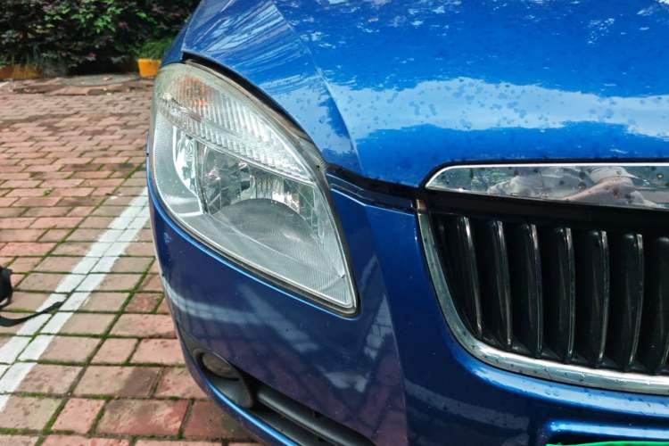Used Skoda Fabia 2011 1.6L Automatic Crystal Edition Right Front Headlight
