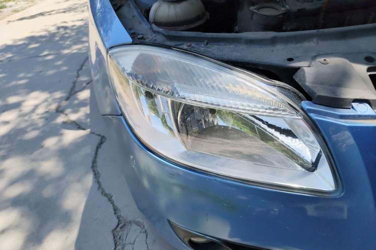 Used Skoda Fabia 2011 1.4L Manual Crystal Edition Right Front Headlight