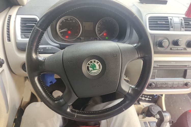 Used Skoda Fabia 2011 1.6L Automatic Crystal Edition Steering Wheel