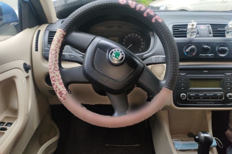 Used Skoda Fabia 2011 1.4L Automatic Crystal Edition Steering Wheel